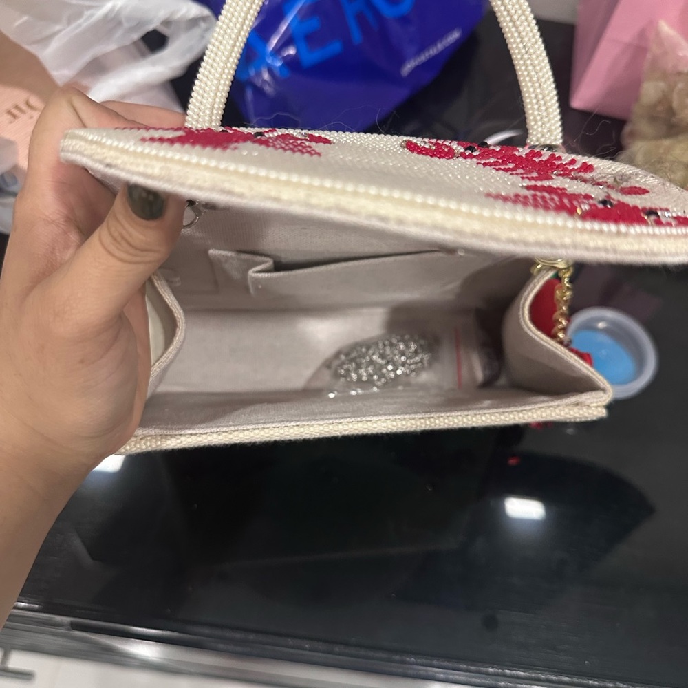 Beaded White Handbag with Red Lobster Motif - Picture 4 of 6